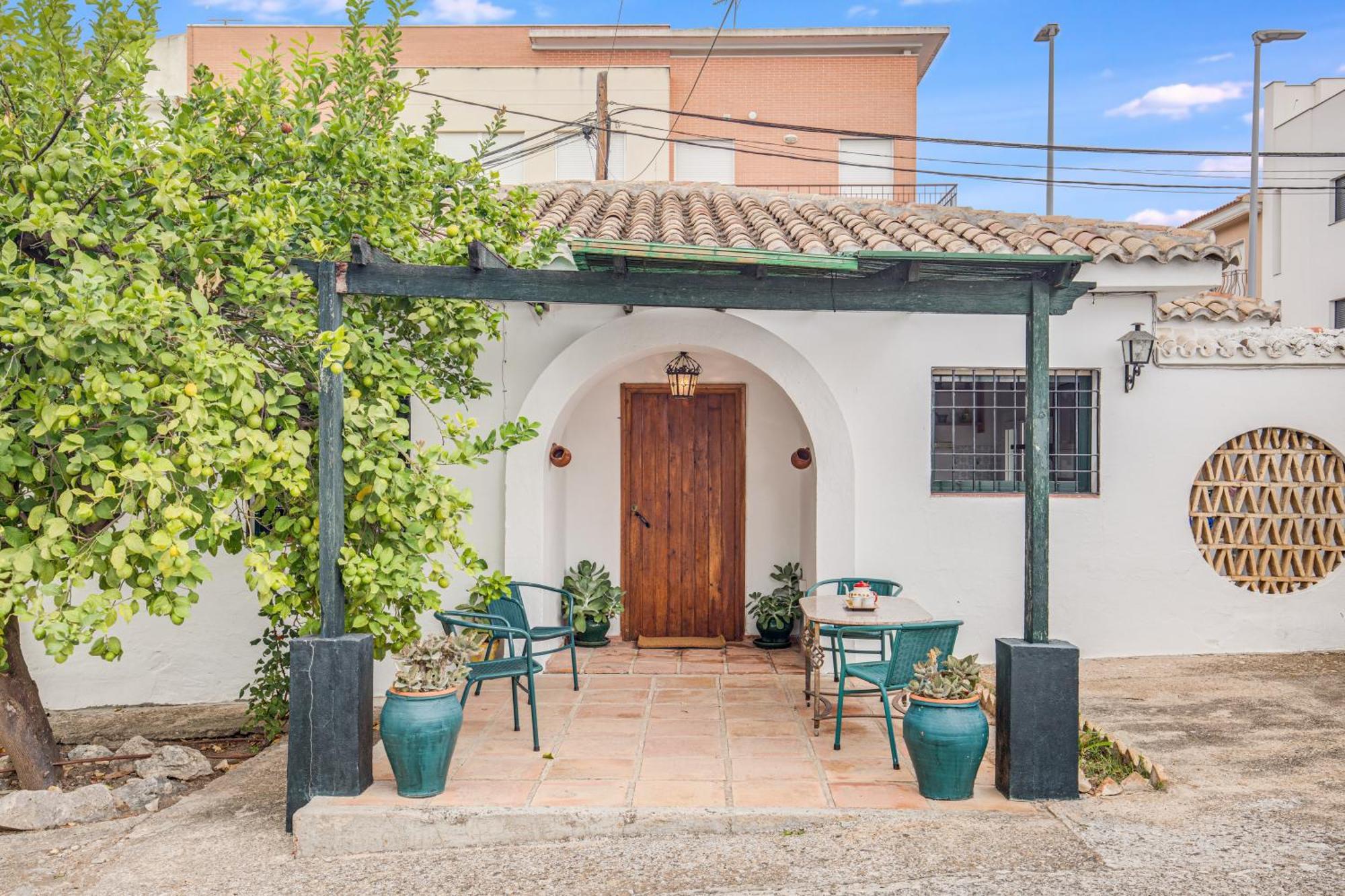 -Iponubahomes- Centrica Casa Con Jardin Y Chimenea Баэна Экстерьер фото