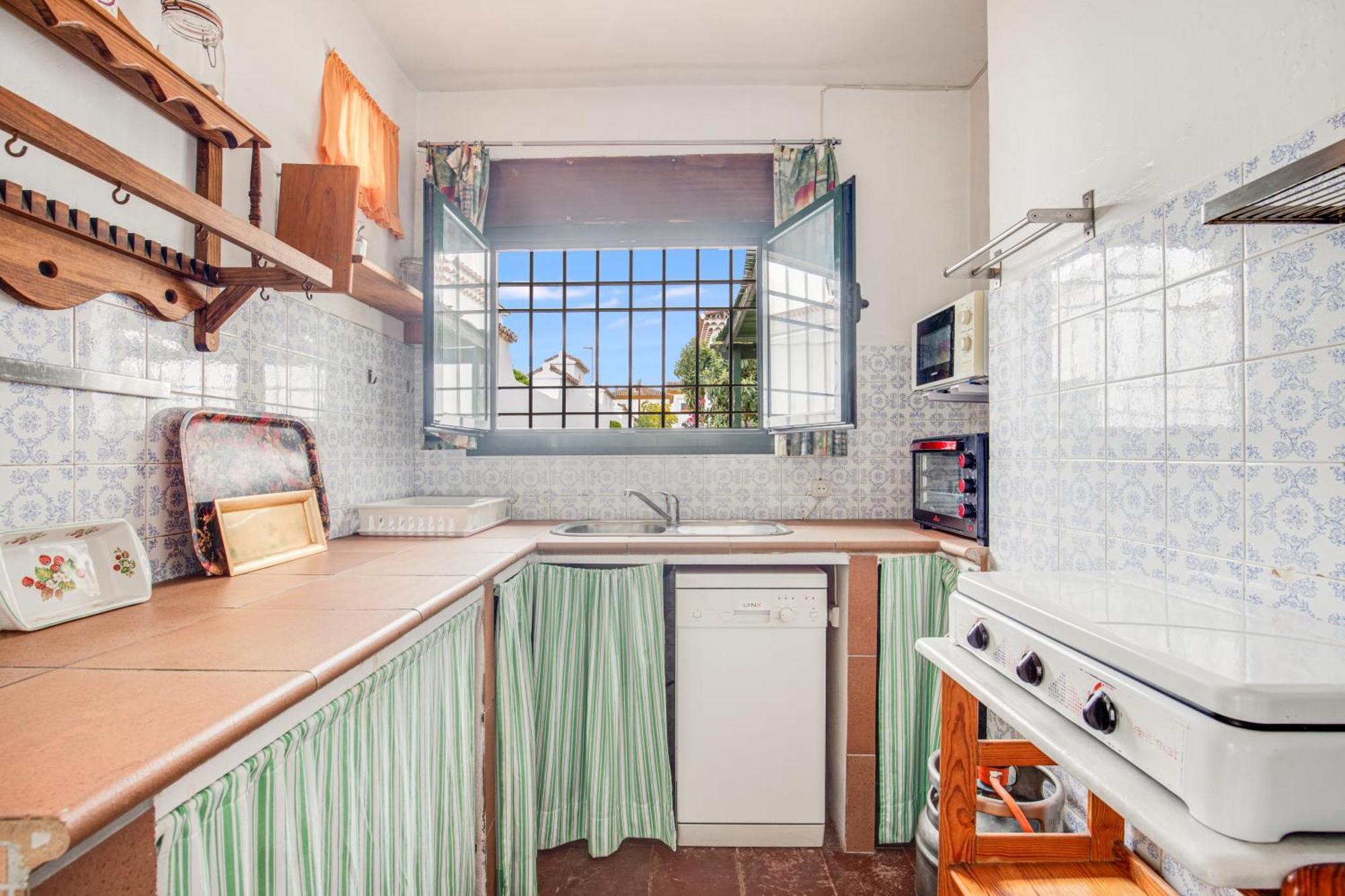 -Iponubahomes- Centrica Casa Con Jardin Y Chimenea Баэна Экстерьер фото